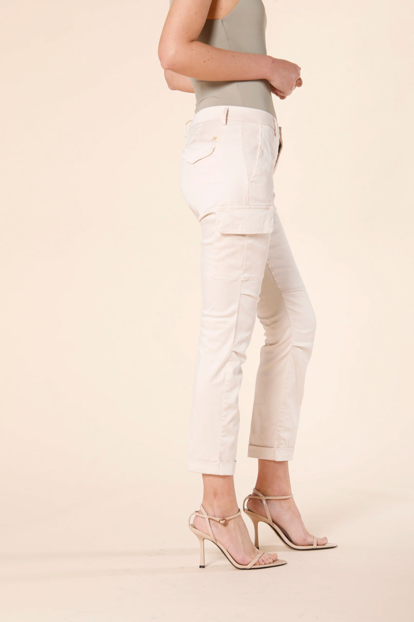 Immagine 4 di pantalone cargo donna in raso stretch color rosa pastello modello Chile City di Mason's