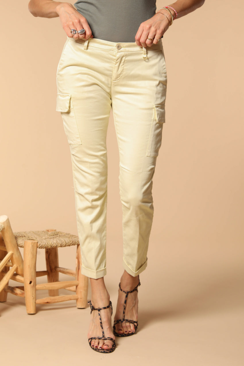 Chile City pantalón cargo mujer en gabardina curvy fit