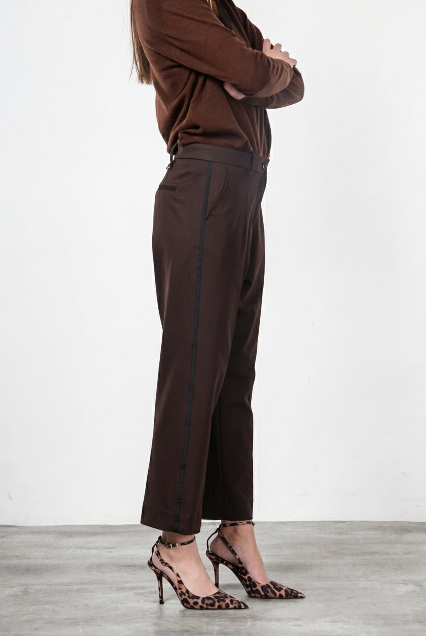 New York O Shape pantalon chino femme en jersey technique carrot fit