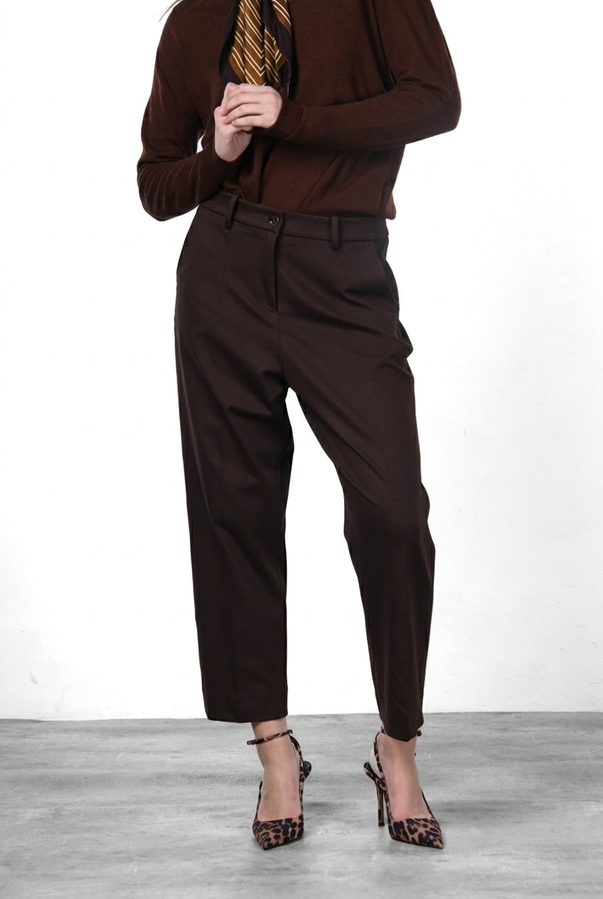 New York O Shape pantalon chino femme en jersey technique carrot fit