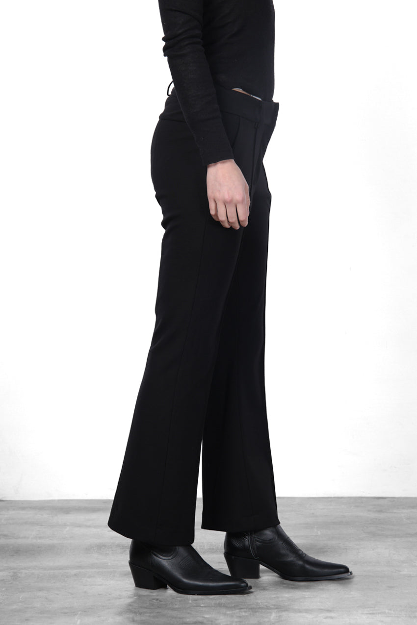 Kik Chinohose für Damen aus technischem Jersey mit slim fit
