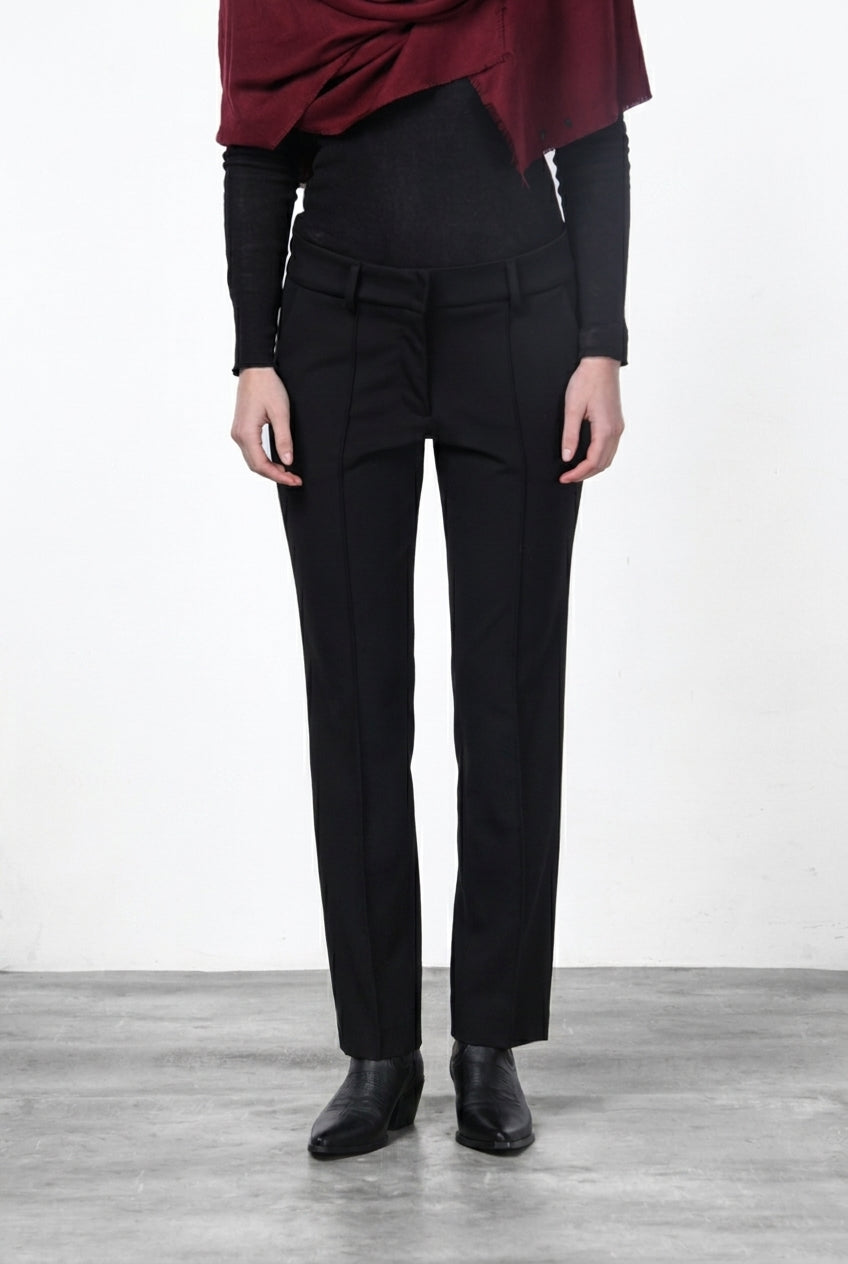 Kik Chinohose für Damen aus technischem Jersey mit slim fit