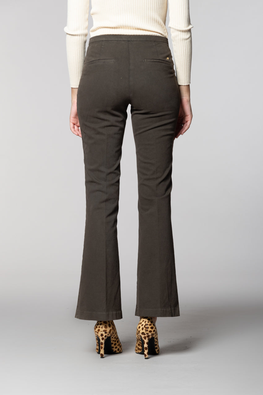 Milano Flare pantalon chino femme en satin slim fit