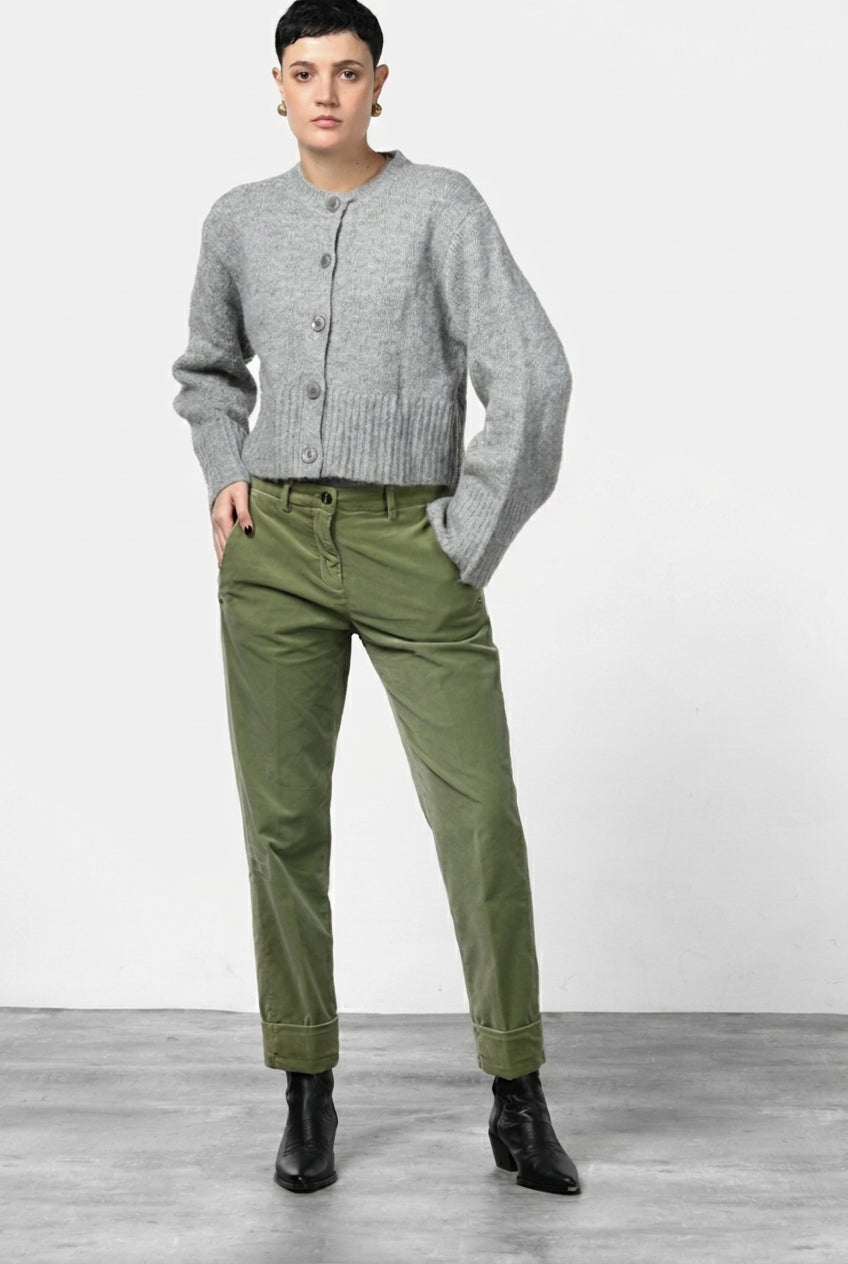 New York Carrot pantalón chino de mujer en terciopelo liso carrot fit ①
