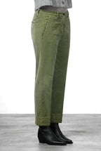 New York Carrot pantalón chino de mujer en terciopelo liso carrot fit ①
