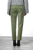 New York Carrot pantalón chino de mujer en terciopelo liso carrot fit ①
