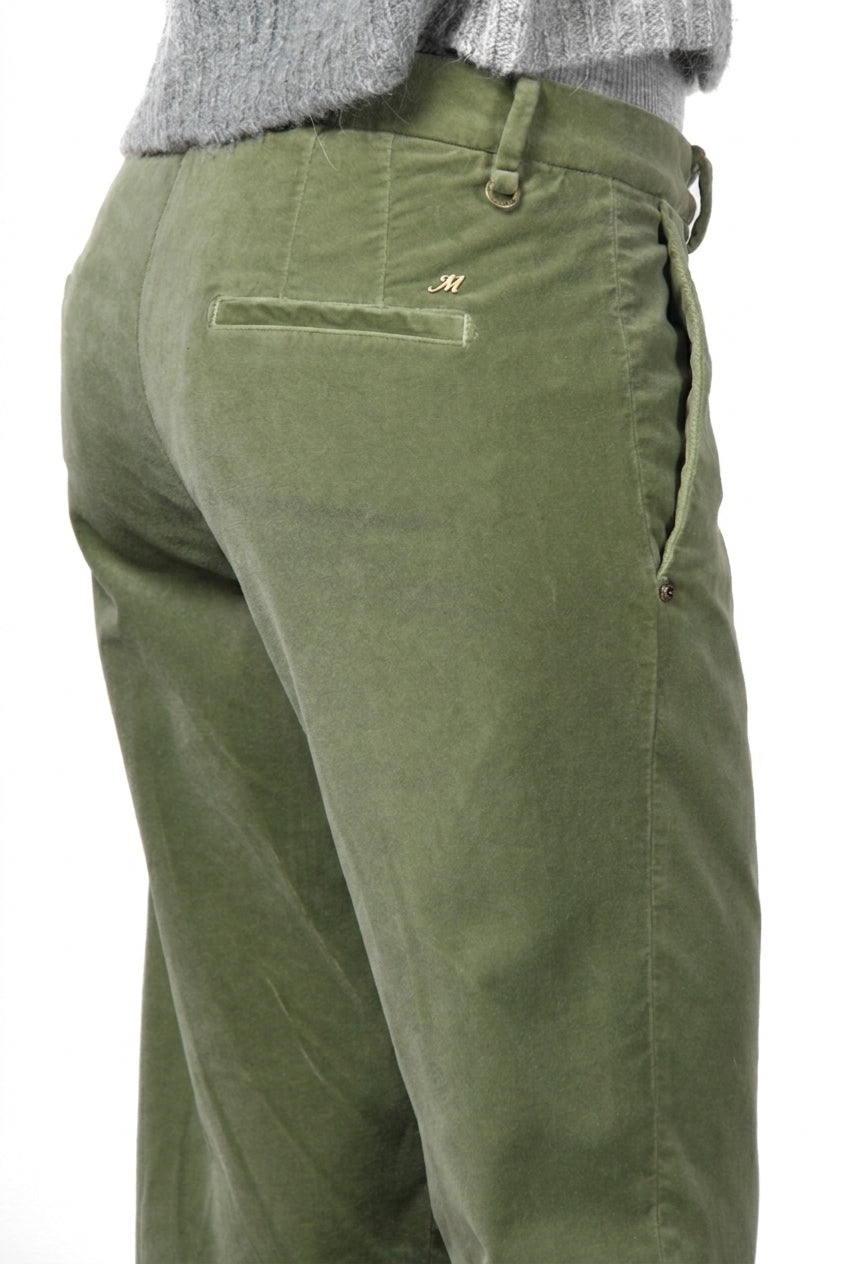 New York Carrot pantalón chino de mujer en terciopelo liso carrot fit ①
