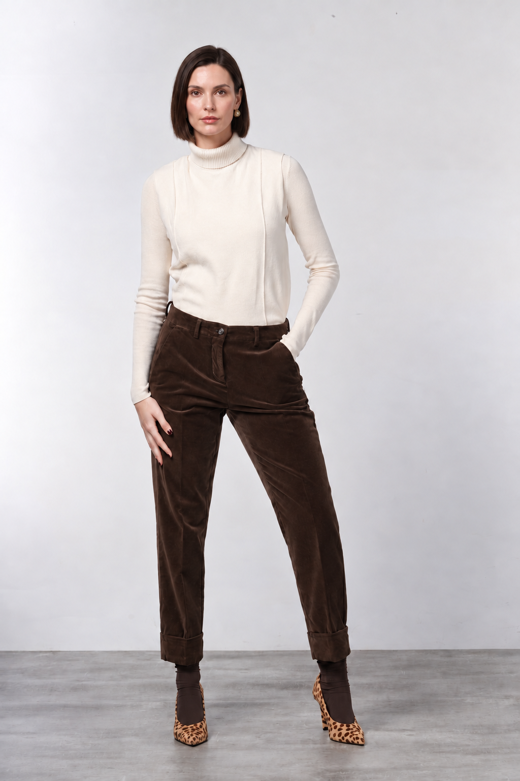 New York Carrot pantalon chino femme en velours lisse carrot fit ①
