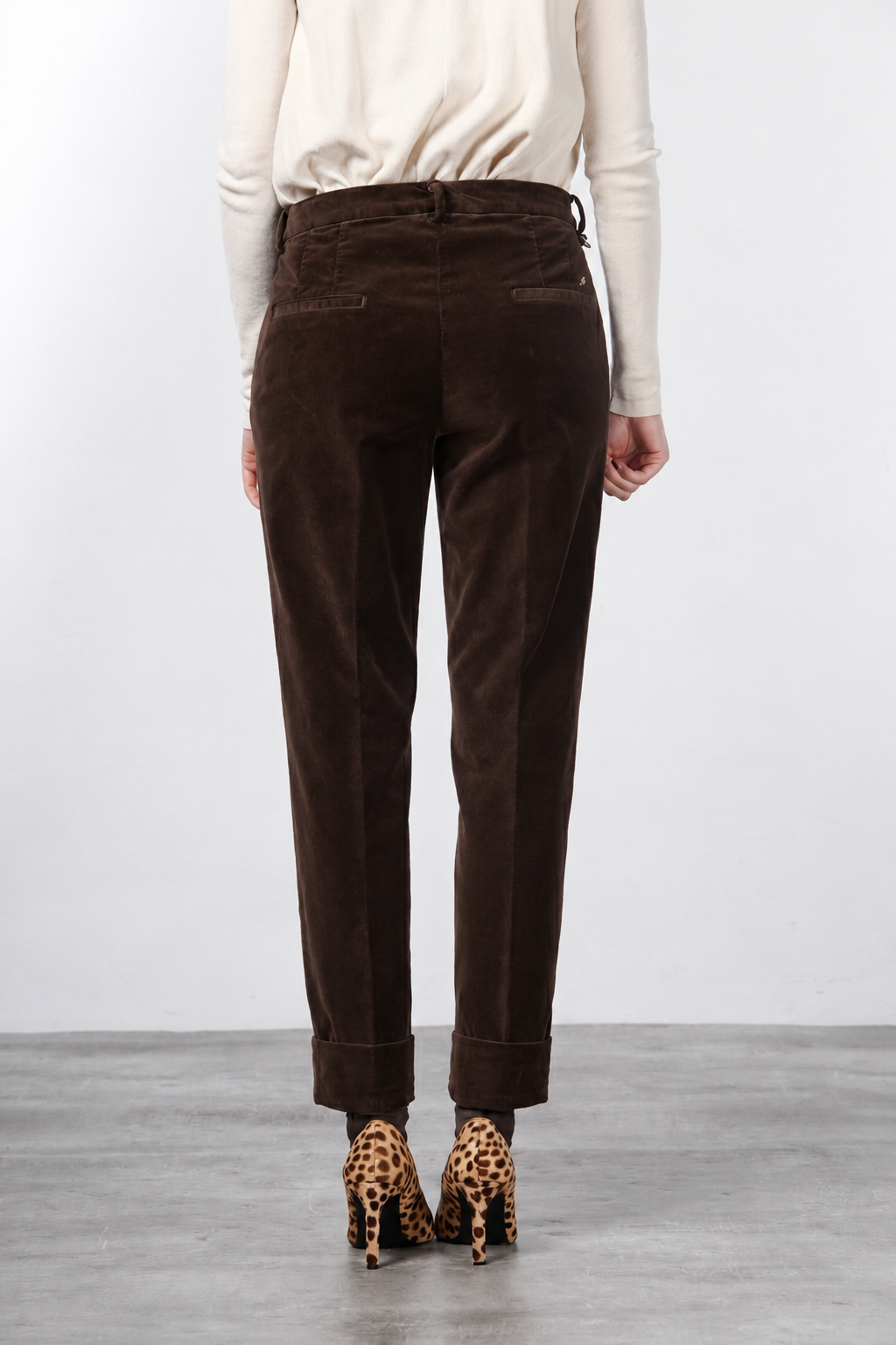 New York Carrot Chinohose für Damen aus glattem Samt mit carrot fit ①

