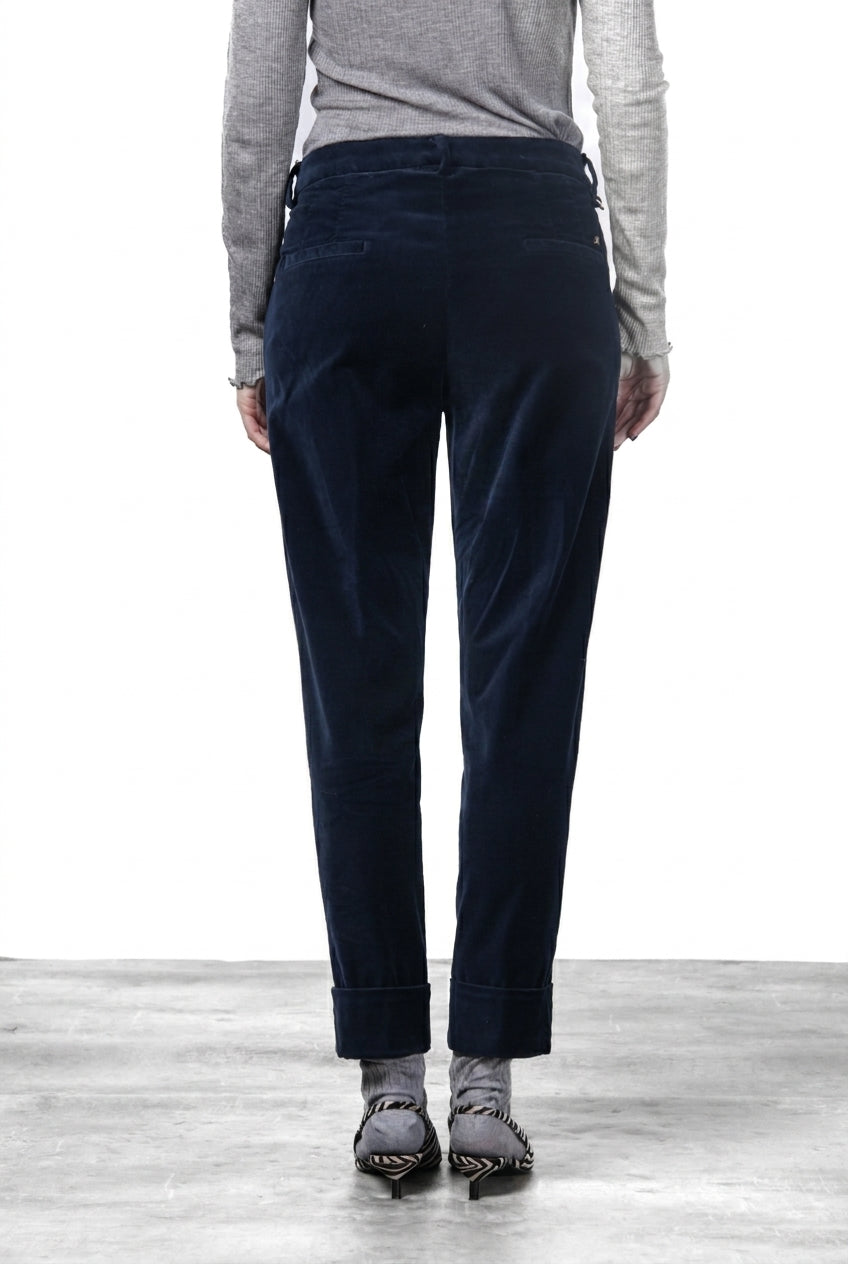 New York Carrot Chinohose für Damen aus glattem Samt mit carrot fit ①
