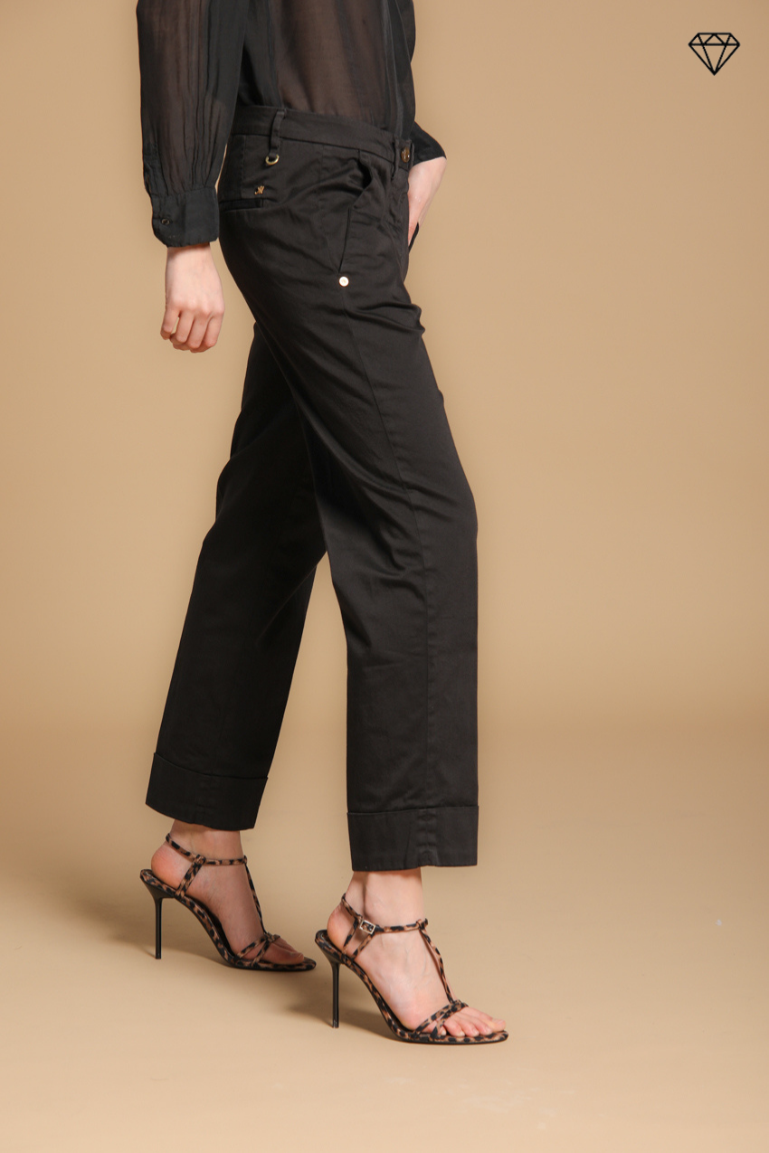 New York Damen Chino Hose aus Stretch-Satin im Carrot Fit ①