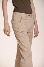 New York Carrot Hose Chino Damen aus Stretch-Satin carrot fit ①