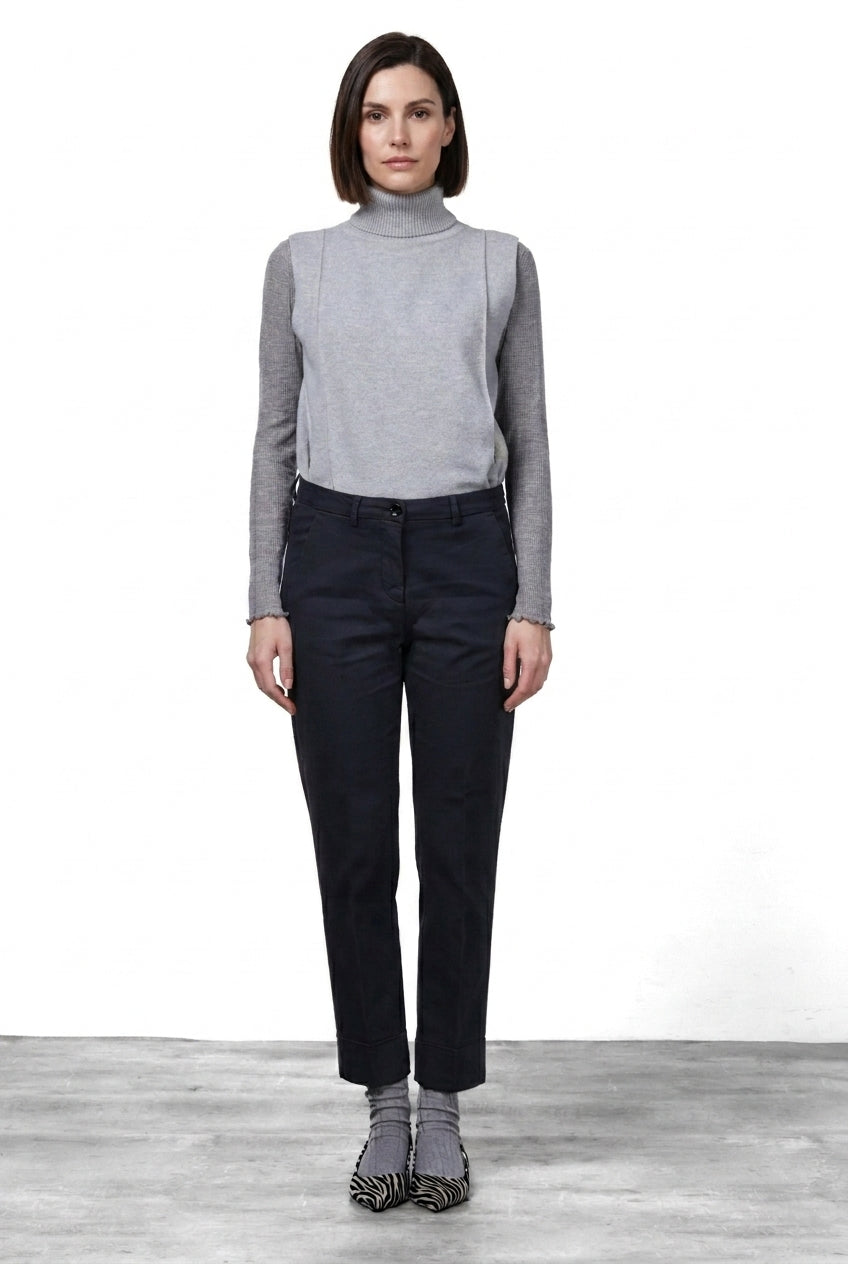 New York Carrot women’s chino pants in satin with carrot fit ①