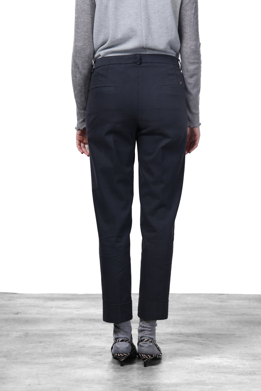 New York Carrot pantalón chino de mujer en raso carrot fit ①