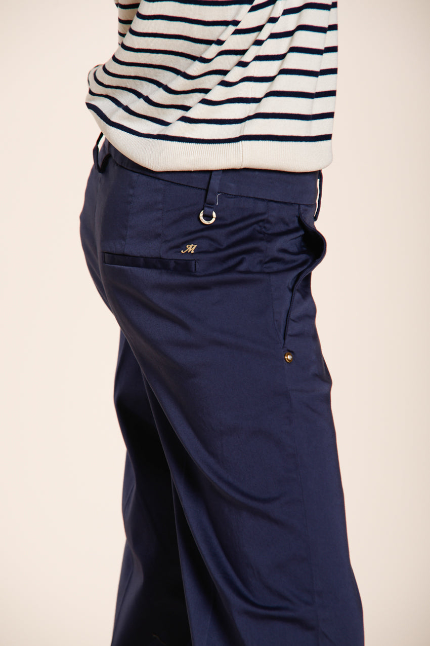 New York Carrot pantalon chino femme en satin stretch carrot fit ①