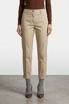 New York Carrot pantalon chino femme en gabardine de coton et laine carrot fit ①
