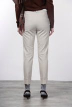 New York Carrot Chinohose für Damen aus Baumwoll- und Wollgabardine mit carrot fit ①
