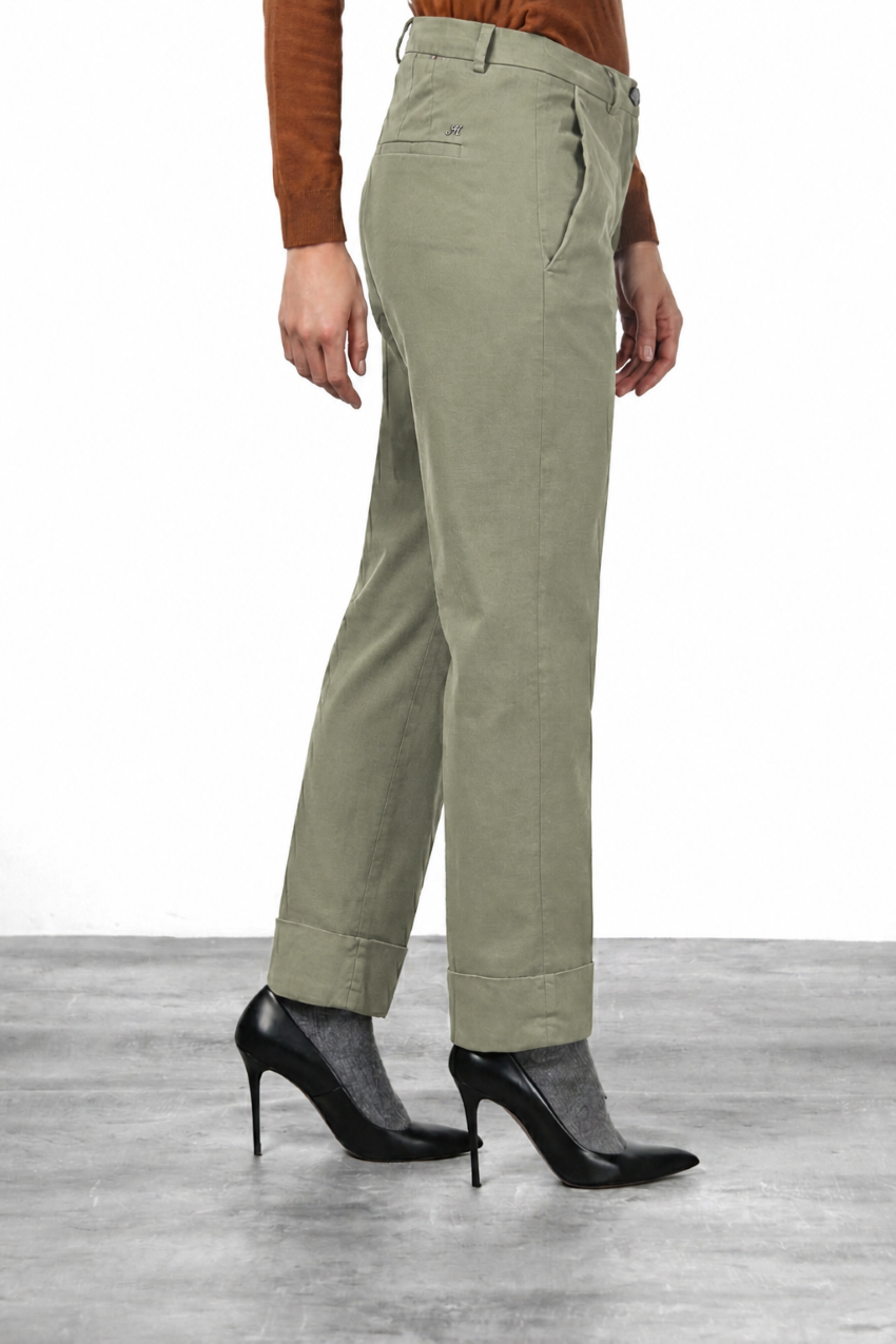 New York Carrot pantalón chino de mujer en gabardina de algodón y lana carrot fit ①