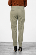New York Carrot pantalón chino de mujer en gabardina de algodón y lana carrot fit ①