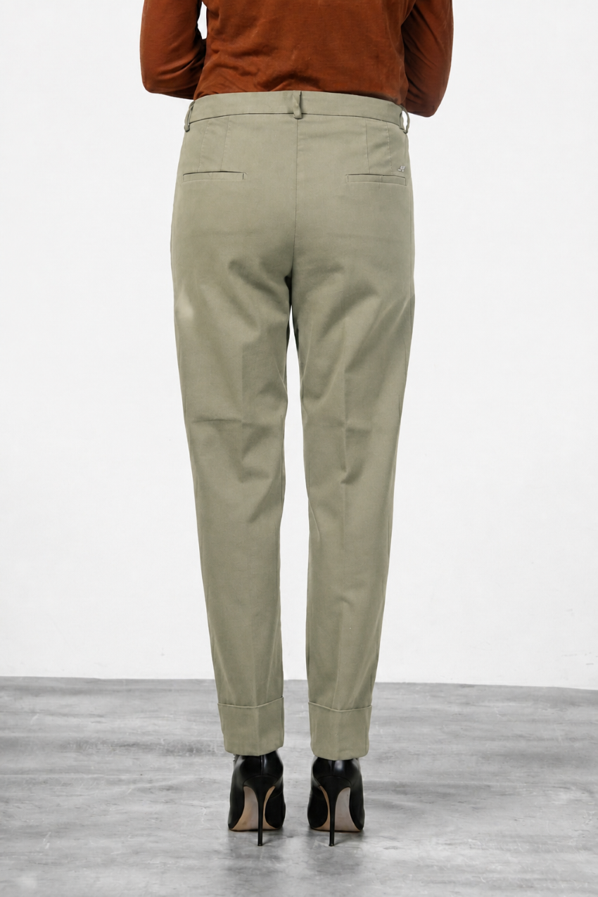 New York Carrot pantalón chino de mujer en gabardina de algodón y lana carrot fit ①