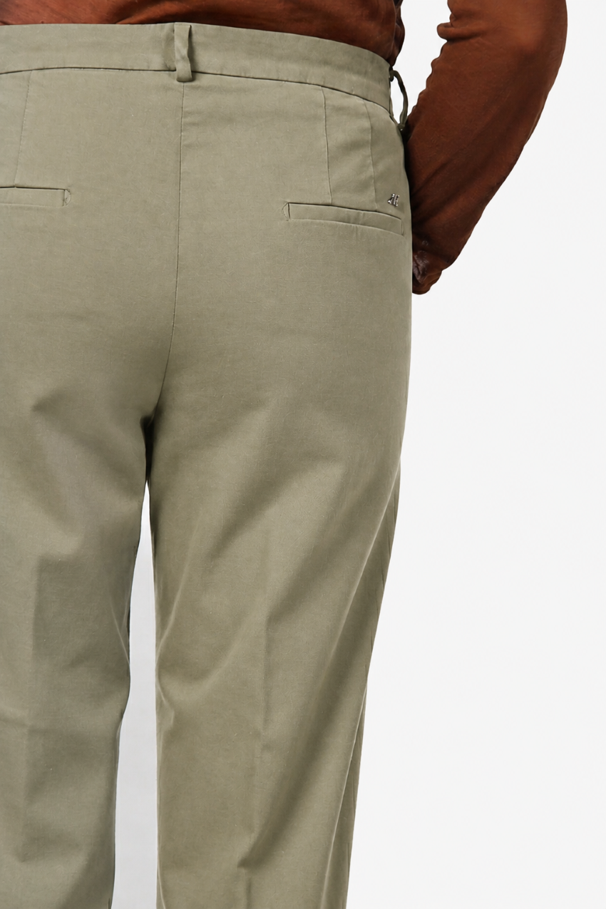 New York Carrot pantalón chino de mujer en gabardina de algodón y lana carrot fit ①