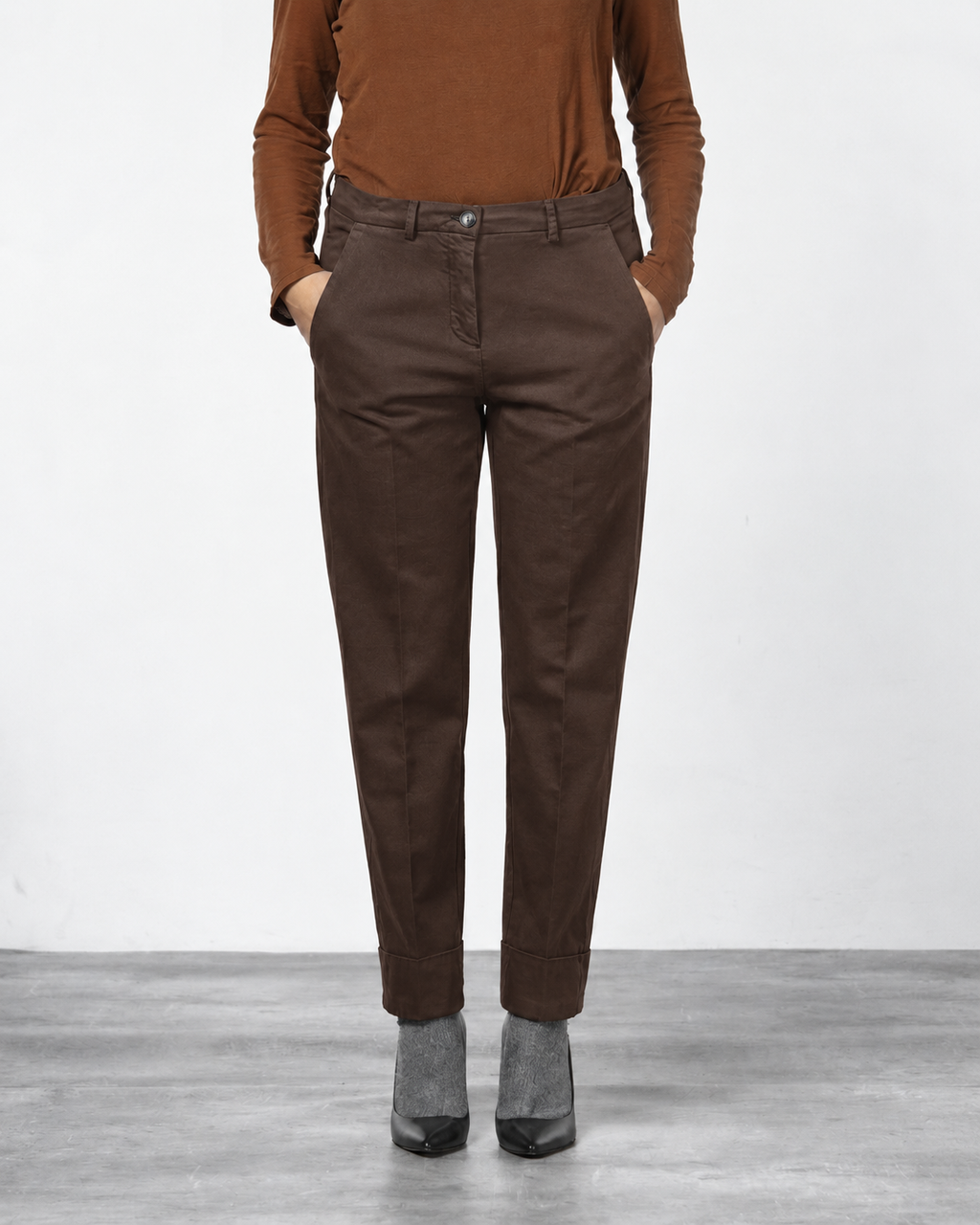 New York Carrot pantalone chino donna in gabardina cotone e lana carrot fit ①