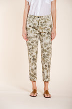 Marlene Hose Chino Damen aus Gabardine Blattdruck carrot fit