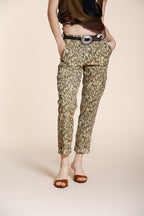 Marlene Cargo pantalone donna in gabardina stampa camouflage carrot fit