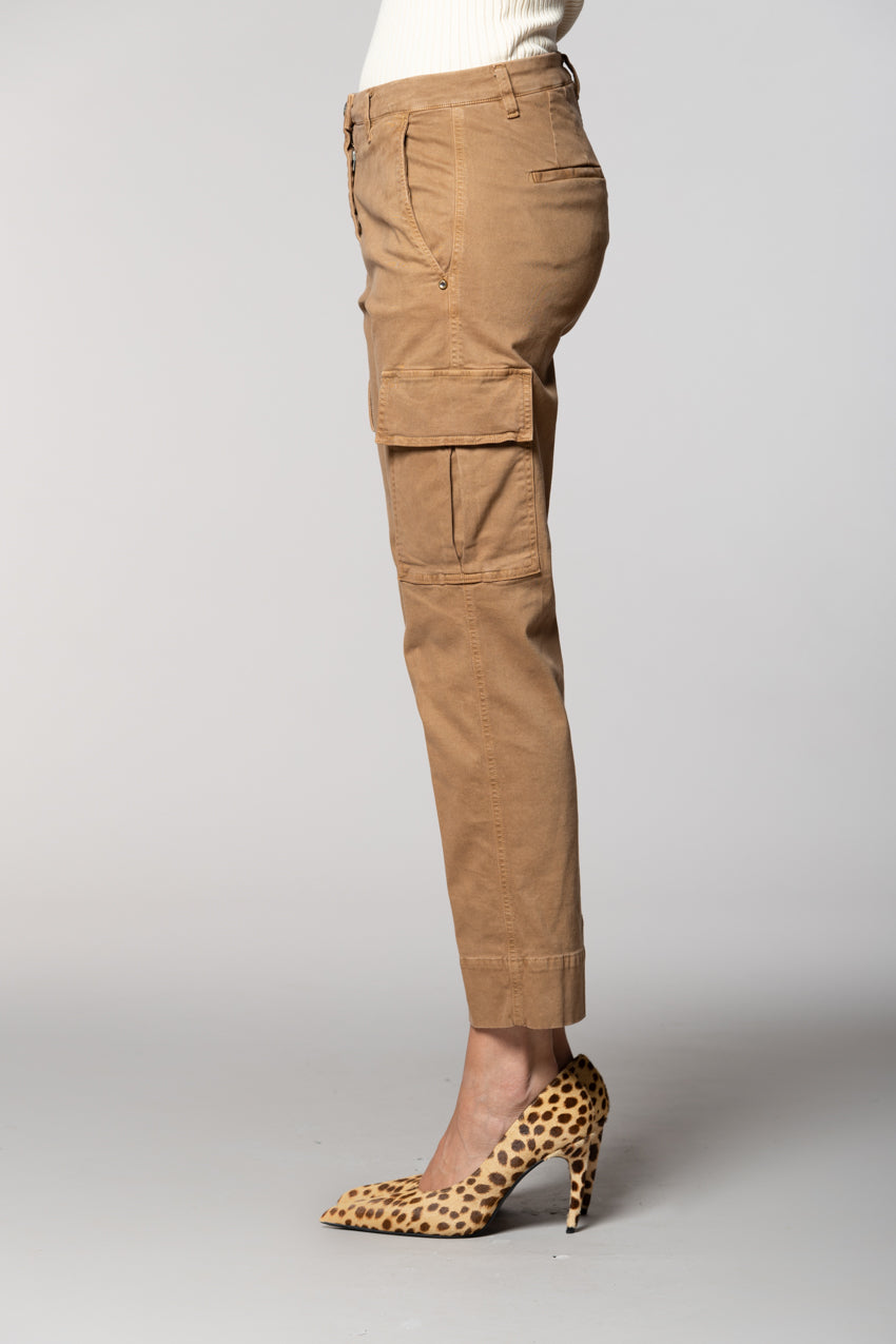 Marlene Cargo pantalone cargo donna in gabardina carrot fit