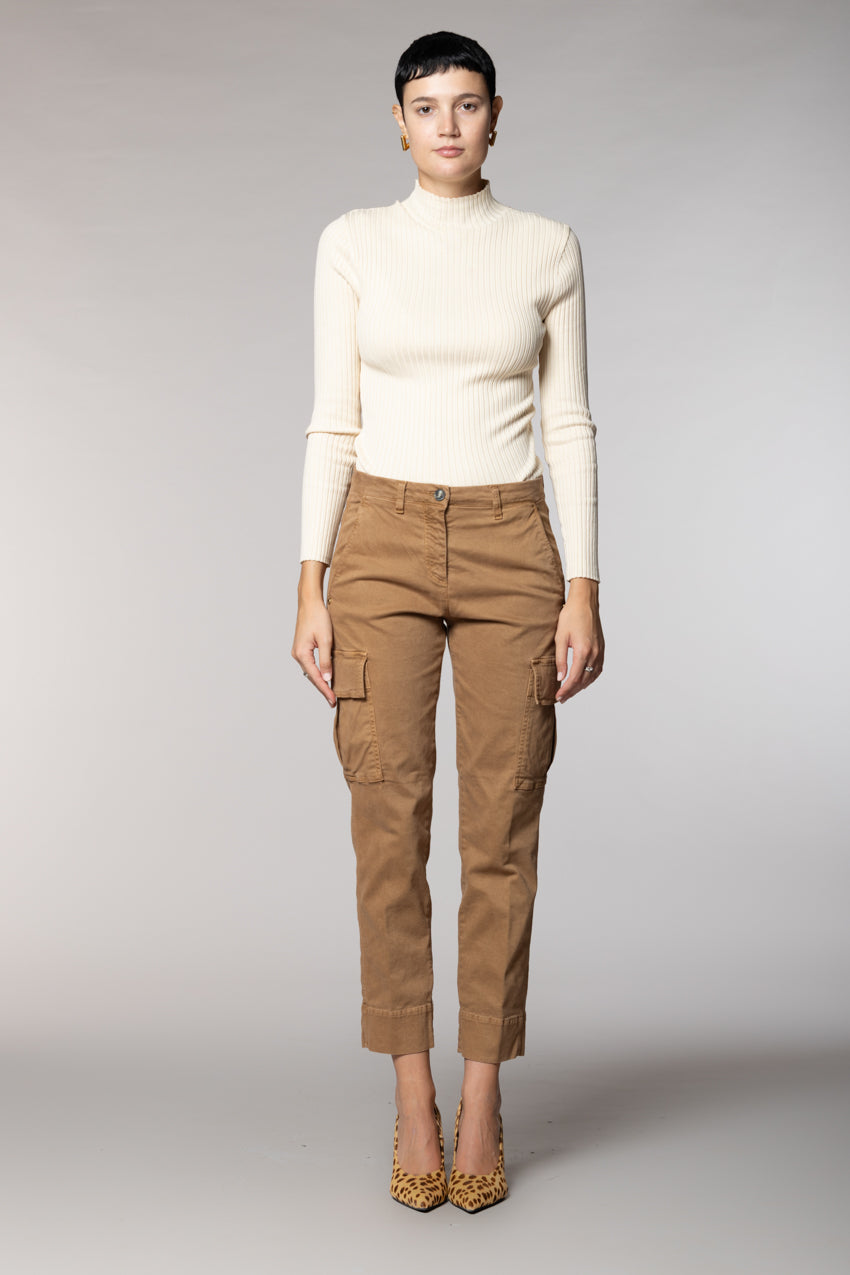 Marlene Cargo pantalone cargo donna in gabardina carrot fit