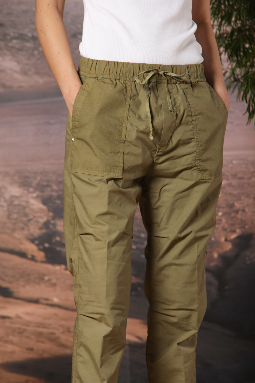 Fatique Jogger women's cargo pants in parachute canvas with a tencel and cotton blend carrot fit