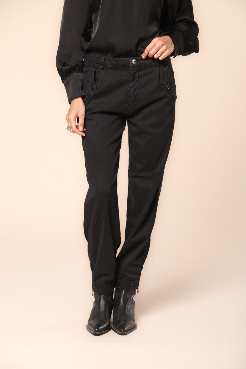 Evita pantalon cargo pour femmes en satin stretch coupe curvy