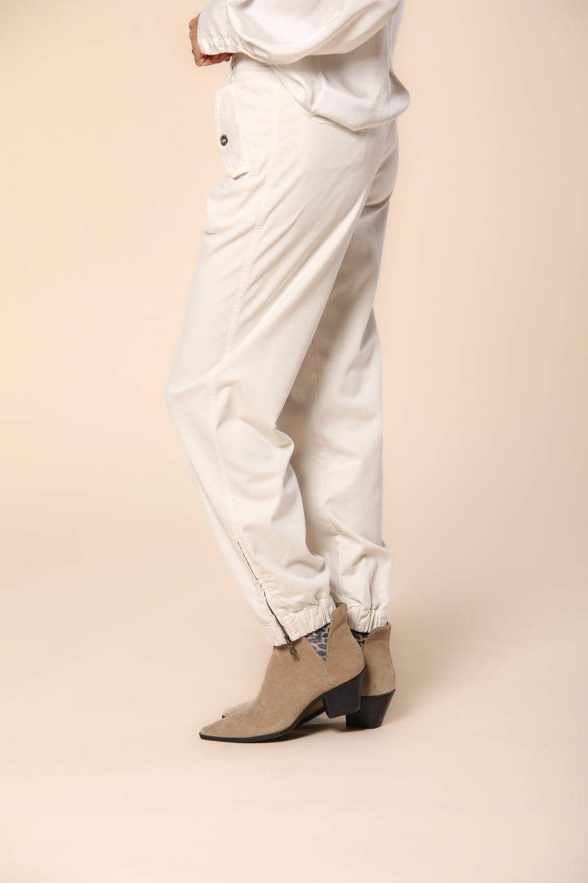 Evita pantalon cargo pour femmes en satin stretch coupe curvy