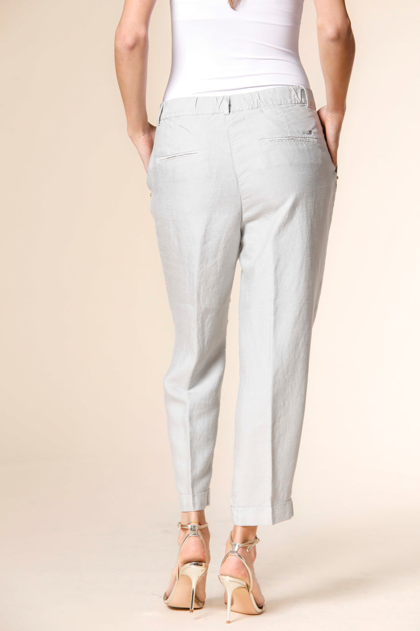 Image 3 of women's chino jogger pants in light blue colored tencel and linel mat fabric Linda Summer model by Mason's