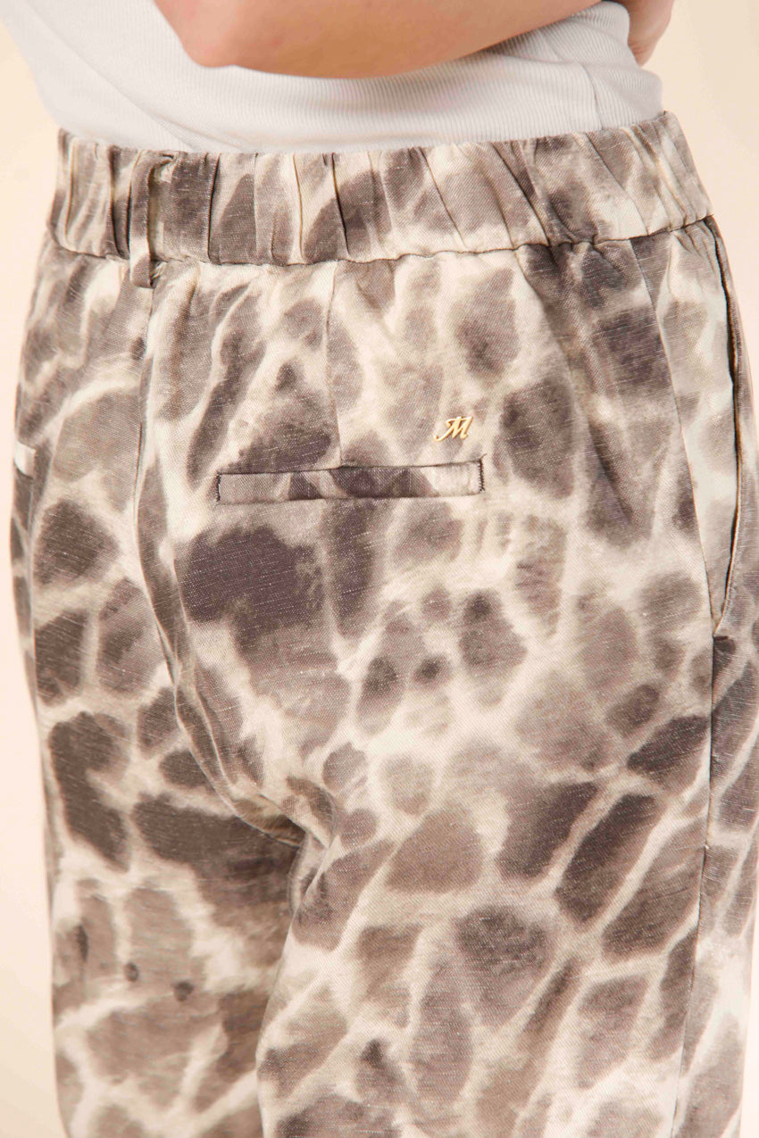 Immagine 3 di pantalone chino jogger donna in stuoia color stucco con stampa giraffa modello New York Straight di Mason's