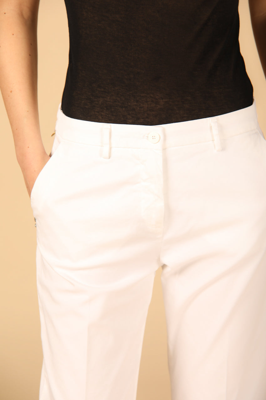 Image 2 de Pantalon chino pour femme modèle New York en blanc, regular fit