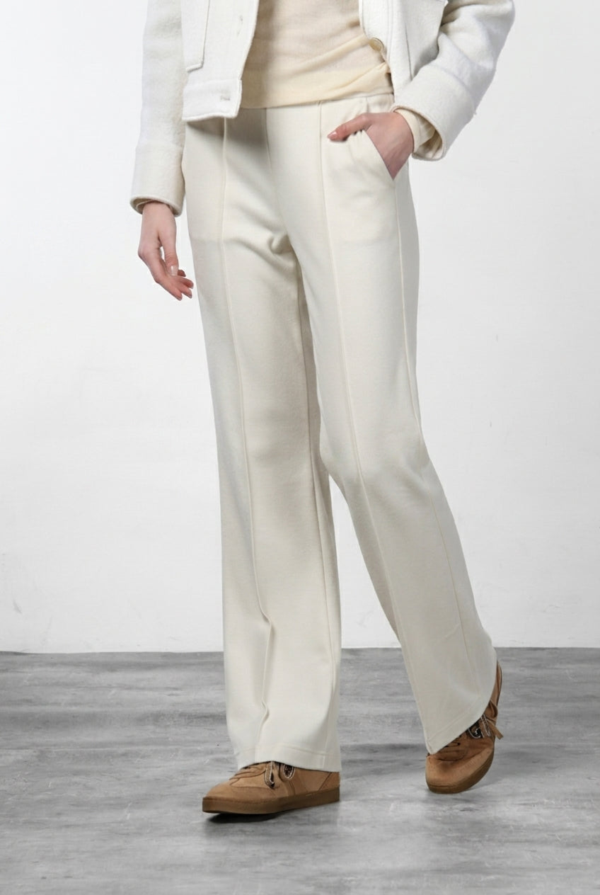 Easy Straight women’s chino pants in jersey with straight fit
