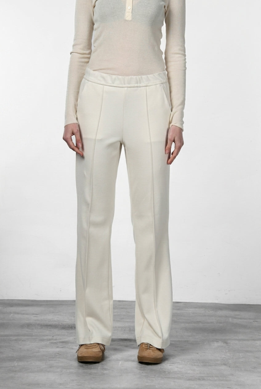 Easy Straight women’s chino pants in jersey with straight fit