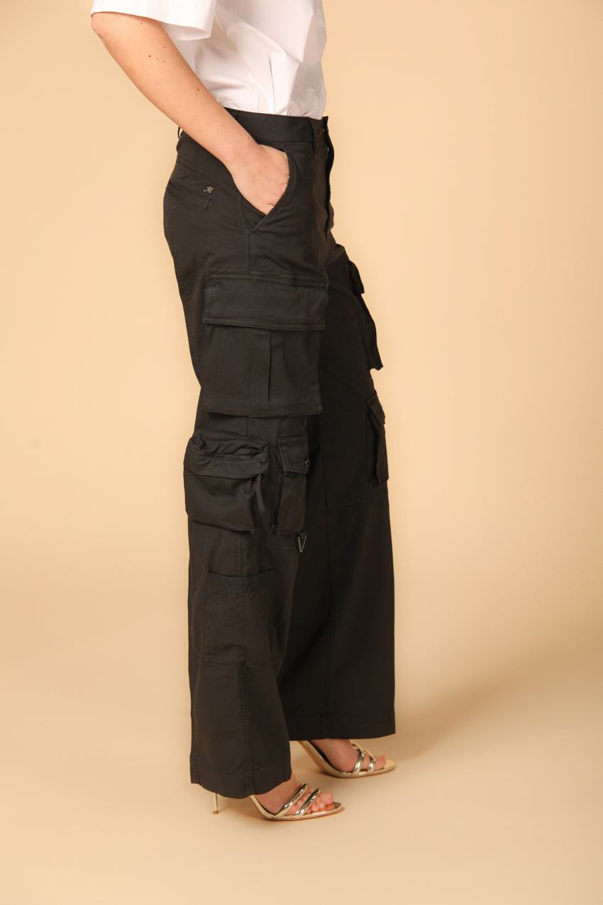 immagine 2 di pantalone cargo donna modello New Hunter in nero fit relaxed di Mason's