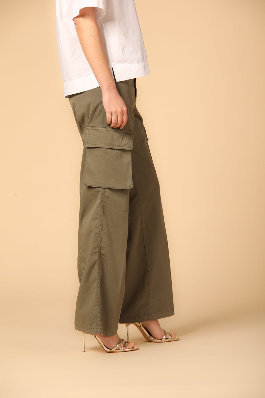 immagine 4 di pantalone cargo donna modello Havana in verde militare fit relaxed di Mason's