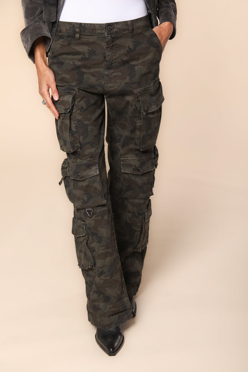 New Hunter women's cargo pants in satin with camouflage print straight fit  ①