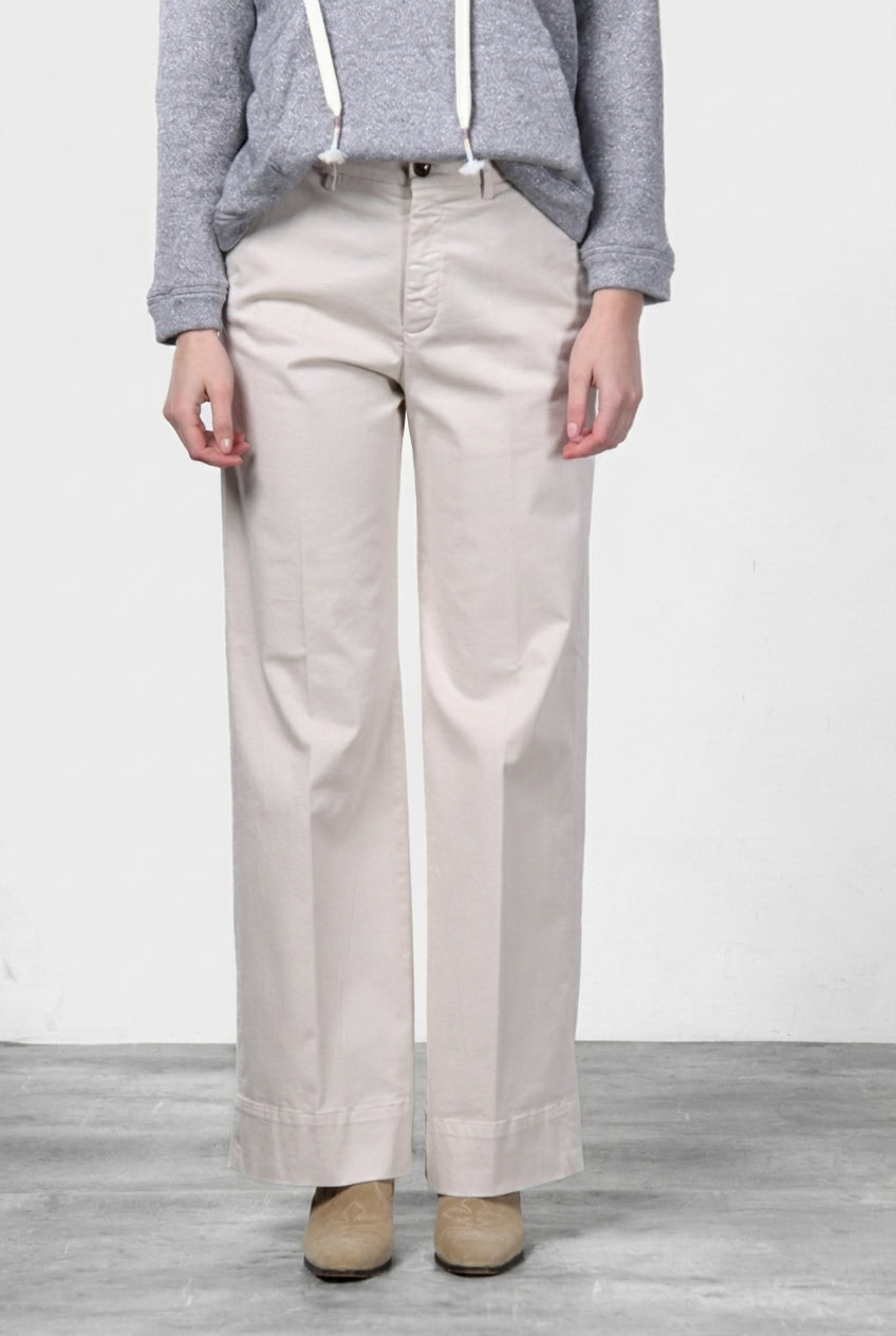New York Studio women’s chino trousers in satin, straight fit