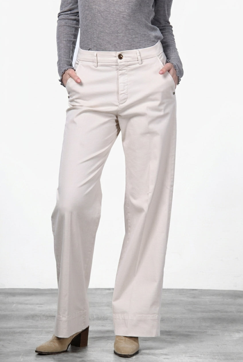 New York Studio women’s chino trousers in satin, straight fit