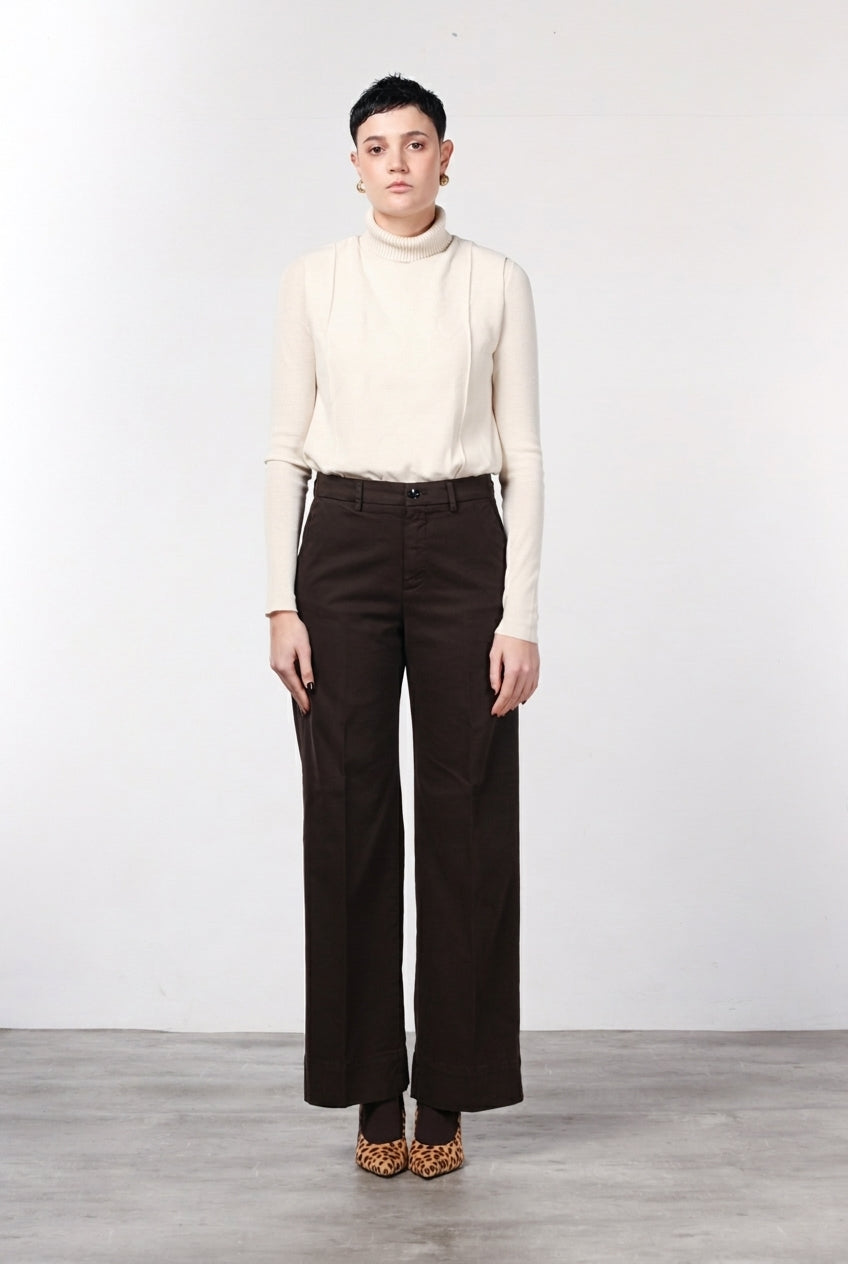 New York Studio women’s chino trousers in satin, straight fit