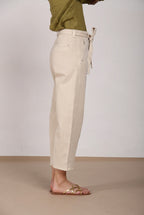 Vivienne City pantalon chino femme en bull stretch balloon fit