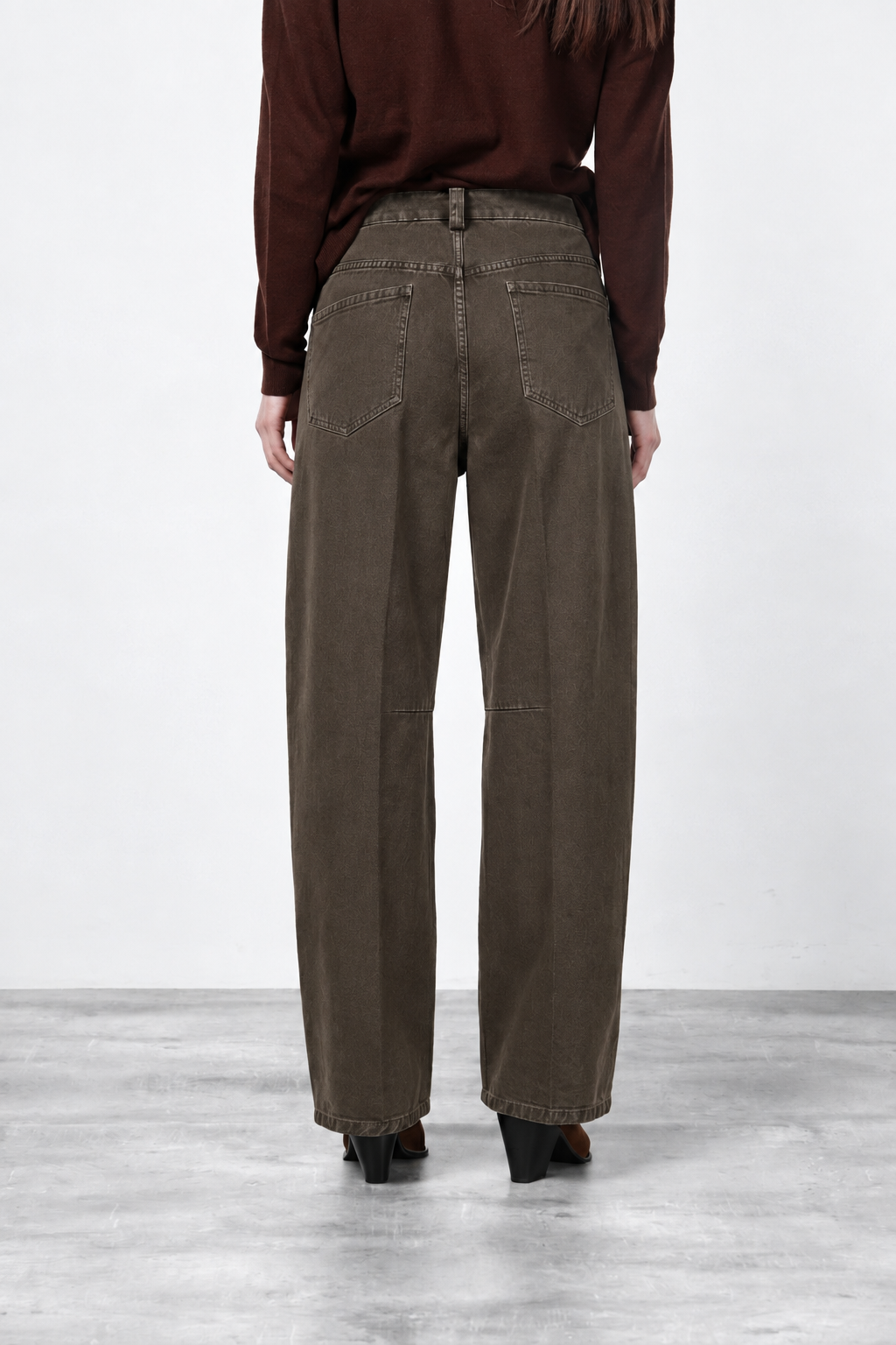 Veronique pantalón chino de mujer en twill balloon fit ①