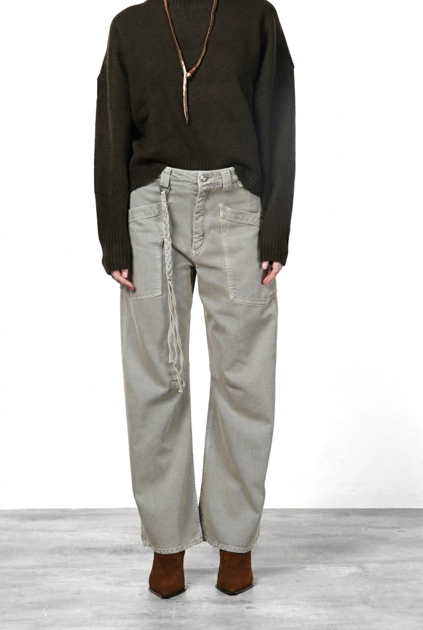 Venice women’s chino pants in twill with balloon fit ①
