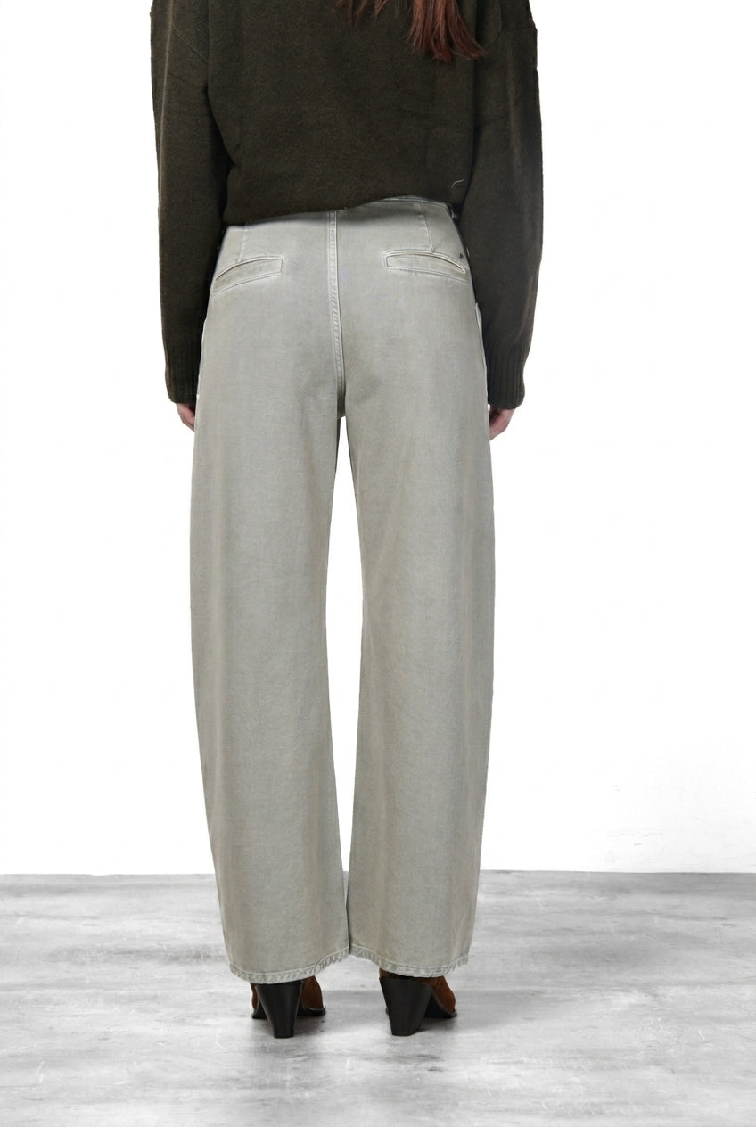 Venice women’s chino pants in twill with balloon fit ①