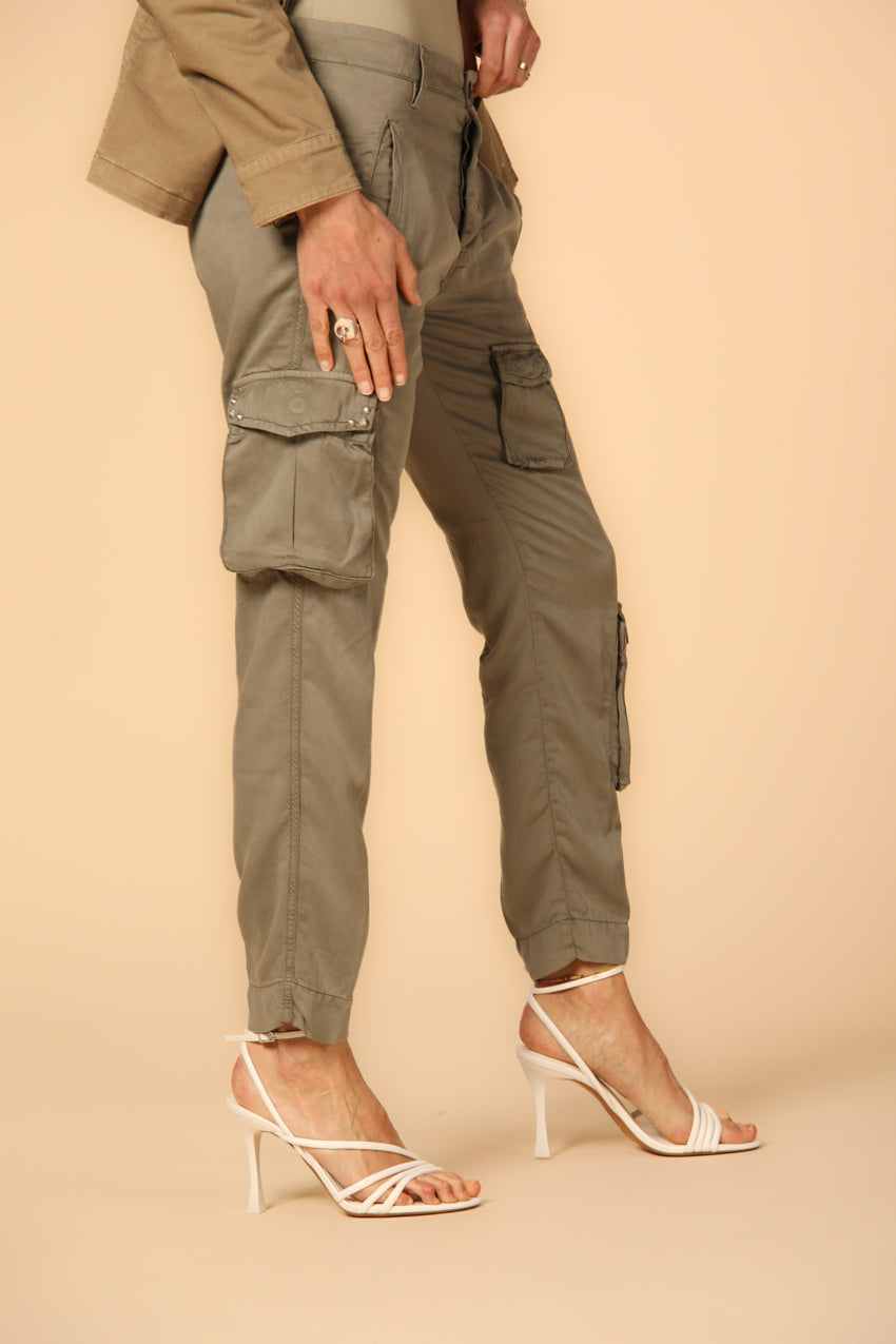 immagine 5 di pantalone cargo donna modello Asia Snake in verde militare relaxed fit di Mason's