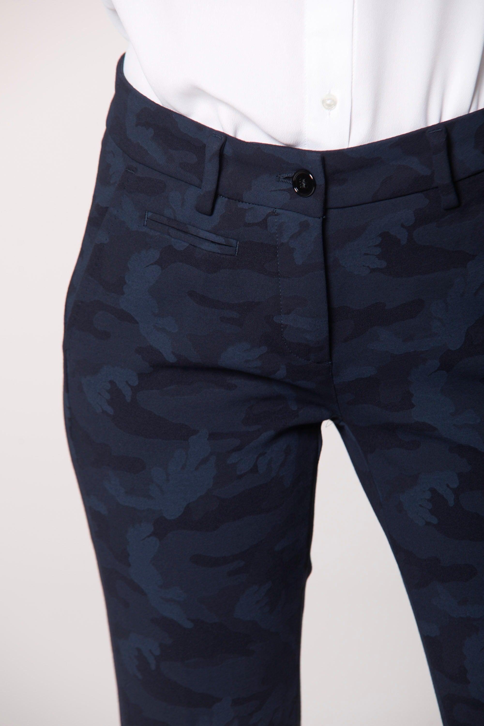 immagine 3 di pantalone chino donna in jersey con pattern camouflage colore blu  modello New York Slim di Mason's